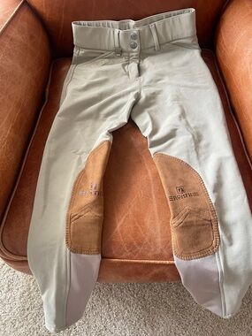 Romfh ‘Sarafina’ Knee Patch Breech - Child. Looks Brand New - Only Worn Once!